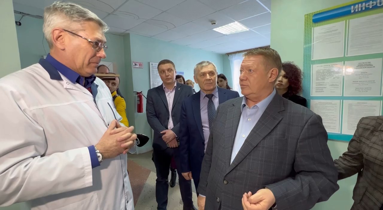 Жители Дергачевского района пожаловались Николаю Панкову на холод в местной больнице